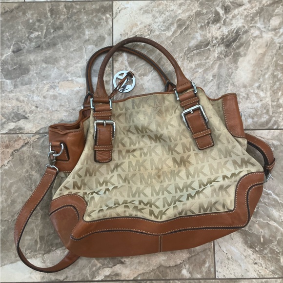 MICHAEL KORS BEDFORD BELTED LARGE SATCHEL FTL-01-018 - Picture 2 of 5